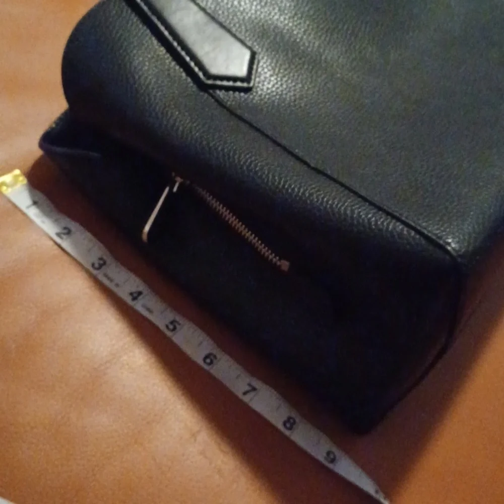 > Michael Kors Black Shoulder Bag